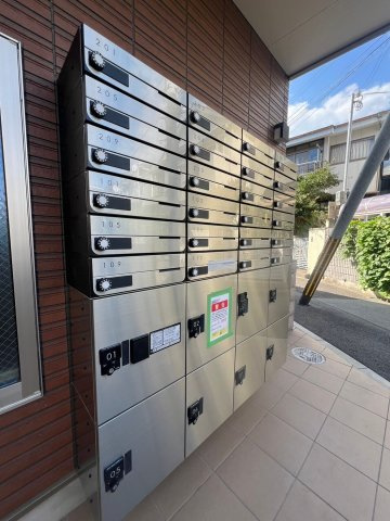 ワコーレヴィアーノ須磨行幸町のエントランス