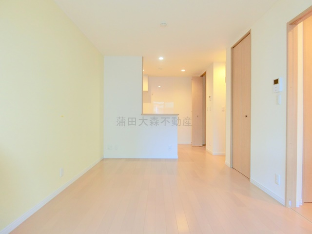 カームの居間・リビング