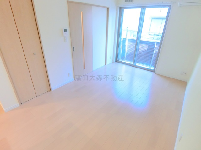 カームの居間・リビング