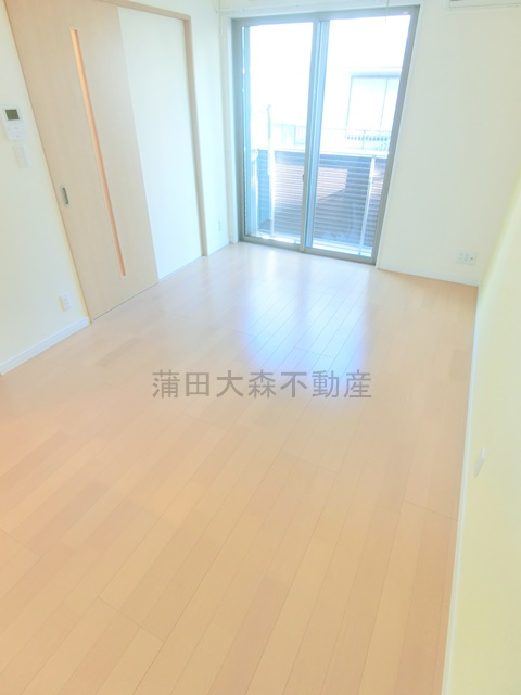 カームの居間・リビング