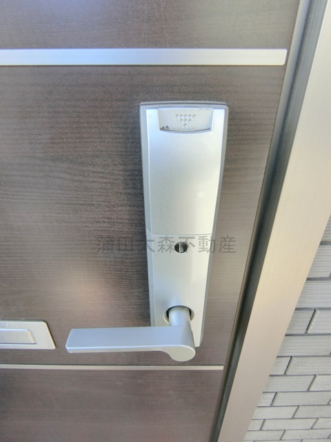 カームの玄関|カードキー式の鍵