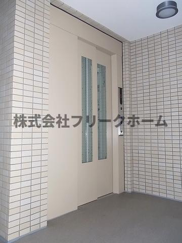 武蔵野市境２丁目の賃貸マンションのロビー