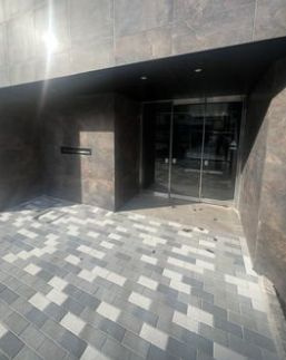 【エントランス】 | ARCOBALENO MINAMISENJU | 落ち着いたエントランスです