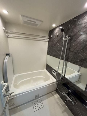 【浴室】 | ARCOBALENO MINAMISENJU | お風呂です