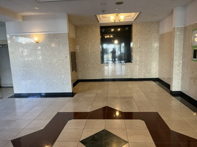 アンピール松島のエントランス|おしゃれできれいなエントランスです☆