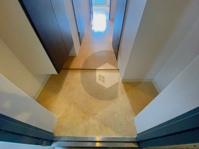 Grace Court2の玄関