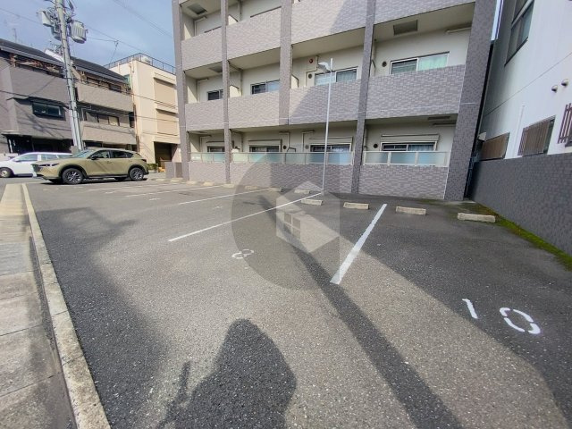 Grace Court2の駐車場