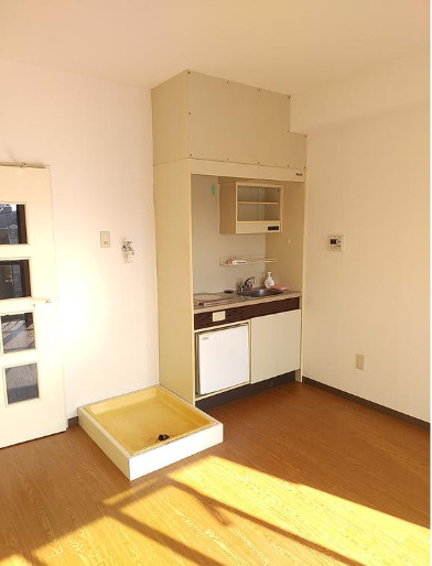 アルス中目黒　高層階　南西向き　IHコンロの居間・リビング