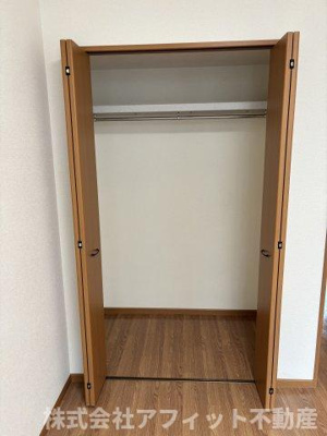 【収納】 | ビビエンダ | 洋室6.7帖のクローゼット