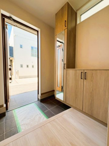 三郷市　高州1丁目　新築戸建　全1棟の玄関|シンプルで使いやすい玄関です