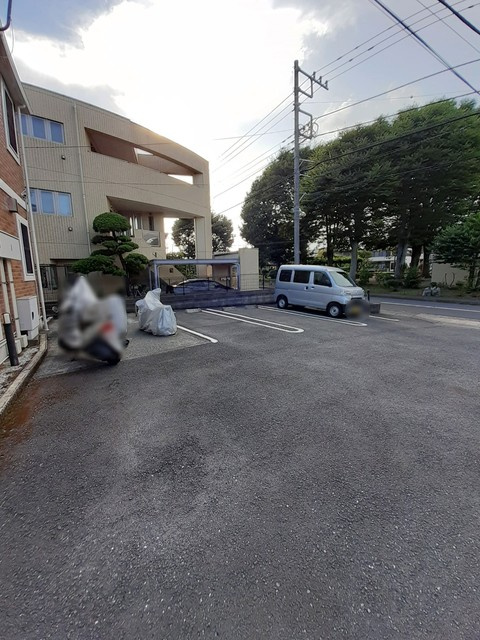 ローゼンハイムⅡの駐車場
