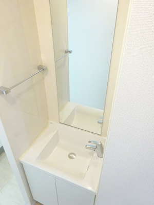 【洗面所】 | ハイネスときわ台 | 忙しい朝には欠かせない洗面所です