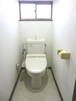 【トイレ】 | 東金市東中　中古戸建 | 内外装リフォーム済み令和7年12月  敷地約86坪バーベキューや菜園が可能です。平成8年10月築