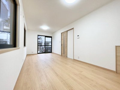 【居間・リビング】 | 高槻市栄町2丁目　中古戸建