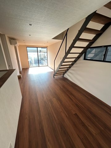 湖西市鷲津　中古戸建の居間・リビング