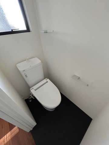 湖西市鷲津　中古戸建のトイレ