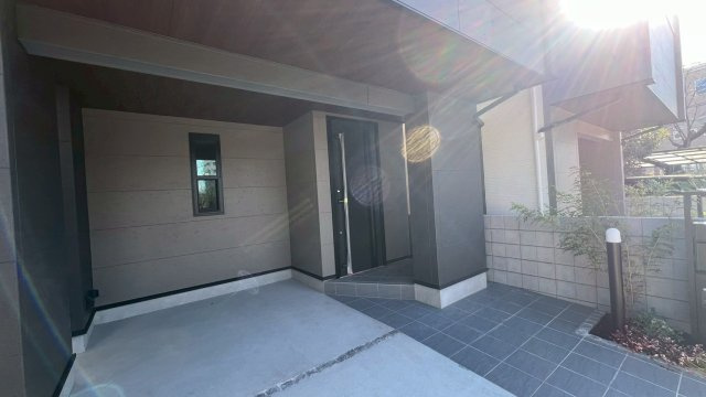 世田谷区代田　完成新築戸建B号棟の駐車場