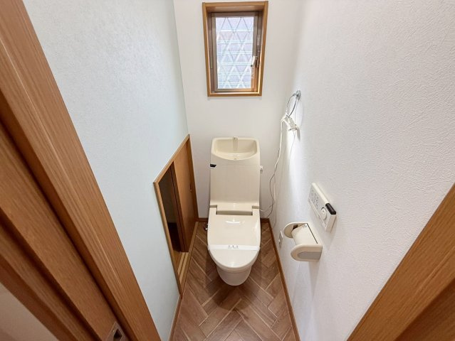 岸和田市磯上町4丁目　中古戸建のトイレ