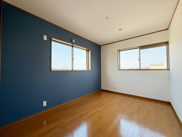 岸和田市磯上町4丁目　中古戸建の洋室