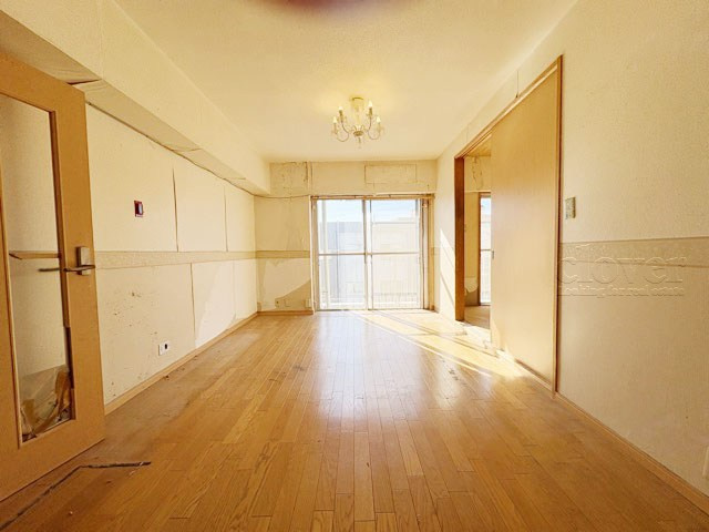 【居間・リビング】 | 産業住宅三鷹第4アパート | リビングダイニングの様子です。～即日のご見学可能～　お問合せはお気軽にどうぞ。