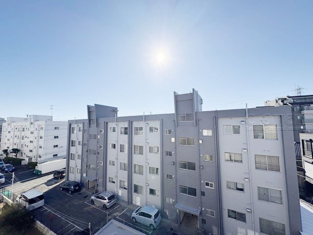 【展望】 | 産業住宅三鷹第4アパート | バルコニーからの景色です～即日のご見学可能～　お問合せはお気軽にどうぞ。