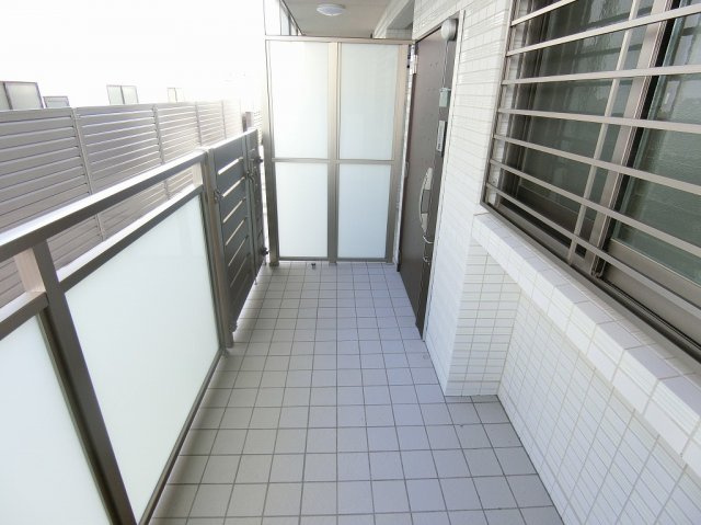 ムーンコート梅満の玄関