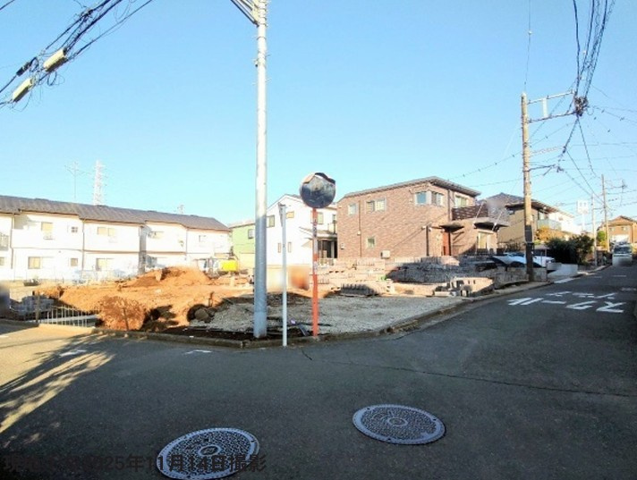 泉区和泉町 新築戸建 5690万～5790万円の前面道路含む現地写真