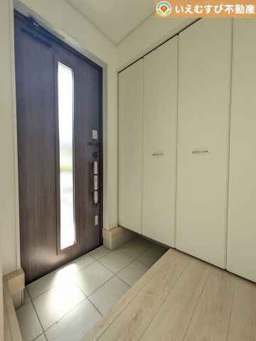 Cradle garden　熊谷市赤城町第3の玄関|玄関がいつも片づくシューズクローゼット
たっぷり入る収納設備で玄関がすっきり綺麗に過ごせると快適ですよね♪