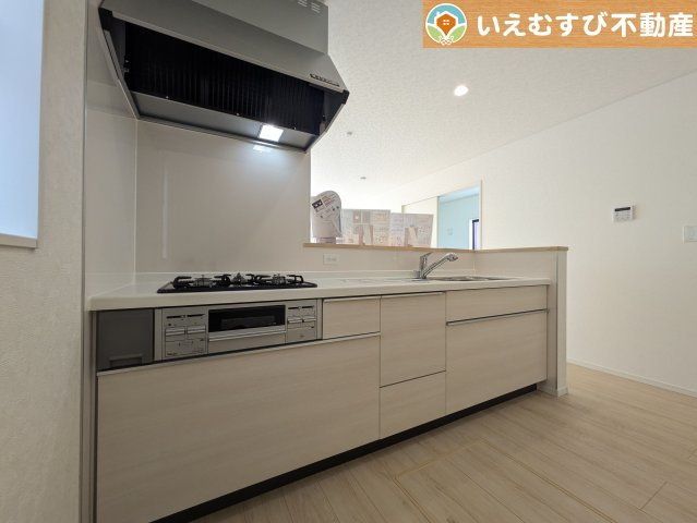 Cradle garden　熊谷市赤城町第3のキッチン|機能性収納性に溢れるキッチン。
収納もたっぷり付いていてすっきり片付く！毎日楽しくお料理が出来そうです！