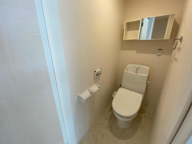 ティーズ　シャルパンティエのトイレ|シャワー付トイレ