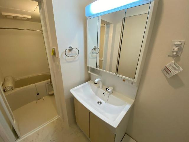 ティーズ　シャルパンティエの洗面所|洗髪洗面化粧台