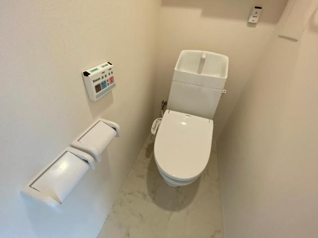 ティーズ　シャルパンティエのトイレ|シャワー付トイレ