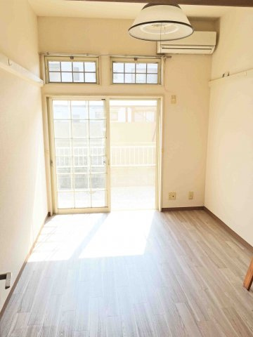 アリス川越の洋室