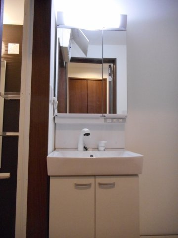 ジュリアーノの独立洗面台