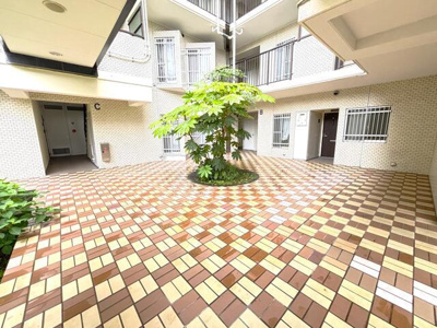  | 中庭 