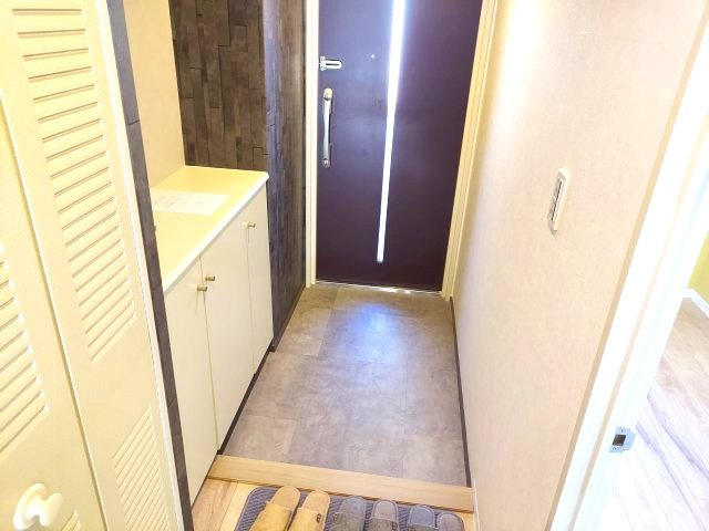 フォルム逆瀬川の玄関