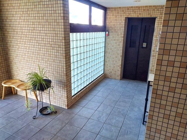フォルム逆瀬川のその他共用部分|エレベーター