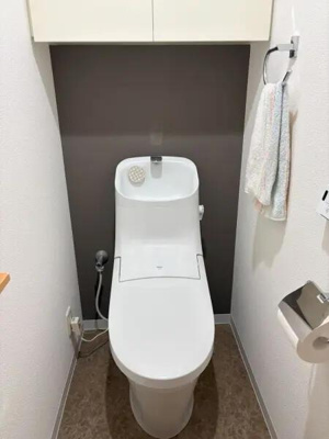  | 温水洗浄便座付き。背面に吊り… 
