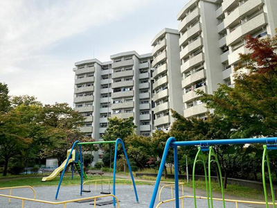  | ブランコなどがある子どもが遊… 