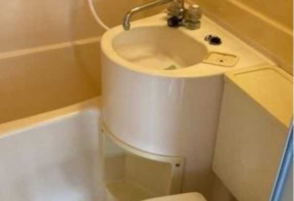 はるCORP　角部屋　3面採光　宅配ボックス　学生おすすめのエントランス