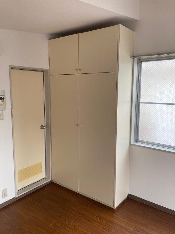 はるCORP　角部屋　3面採光　宅配ボックス　学生おすすめの玄関