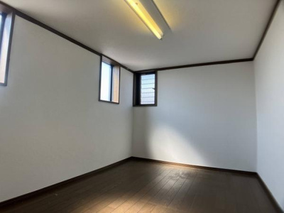  | 2階洋室約6帖（南側）　屋根裏… 
