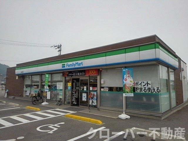 ファンタジア　Ｂの周辺|ファミリーマート三豊詫間町店まで800m