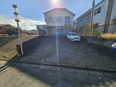 【外観】 | 千葉市中央区矢作町【売地】 | 前面道路6ｍ公道に接し、約90坪の広い土地です。
建築条件はありませんのでお好きなメーカーで建築が可能です。