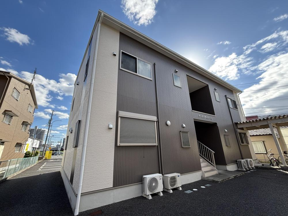 イーストダイトーの外観