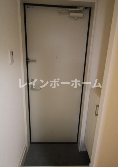 メルディア津田沼の玄関