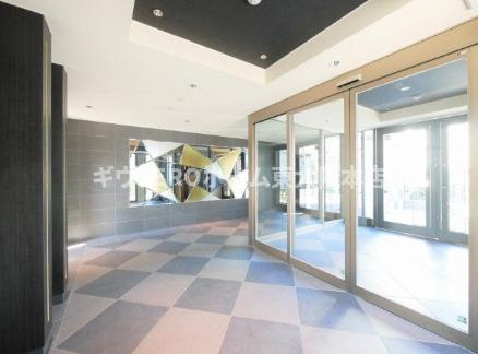 ファステート難波WESTパークのロビー