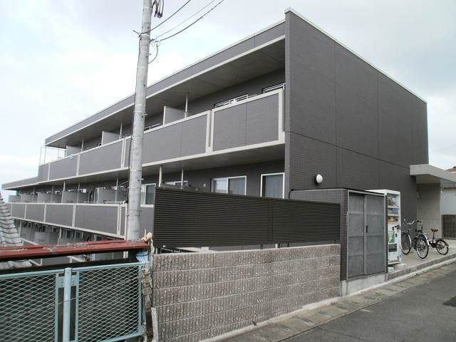 エスコート西片江の外観