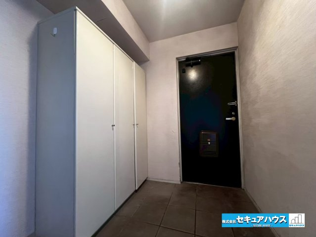 ライフプラザ加木屋壱番館の玄関|【玄関】
◆すっきり使いやすい玄関スペース
◆玄関には、収納力のあるシューズボックスがございます。玄関まわりがすっきり片付きます。　