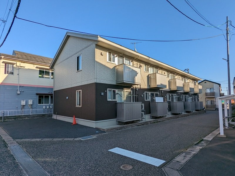 新潟市西区五十嵐一の町『グランドゥール』の外観